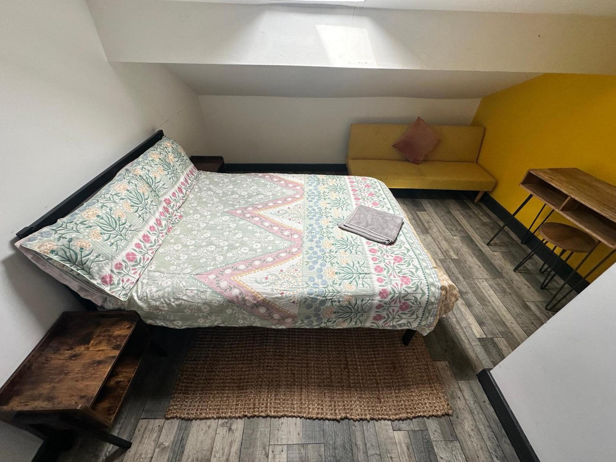 Town Center Willow Apartment - Sleeps Up To 10 - Dogs Welcome - 2 Minutes From Train Station 블랙풀 외부 사진